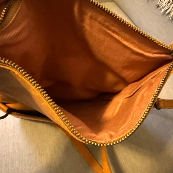 Able Emnet Foldover Zip Top Brown Leather Crossbody With Magnetic Closure purse - Picture 6 of 7